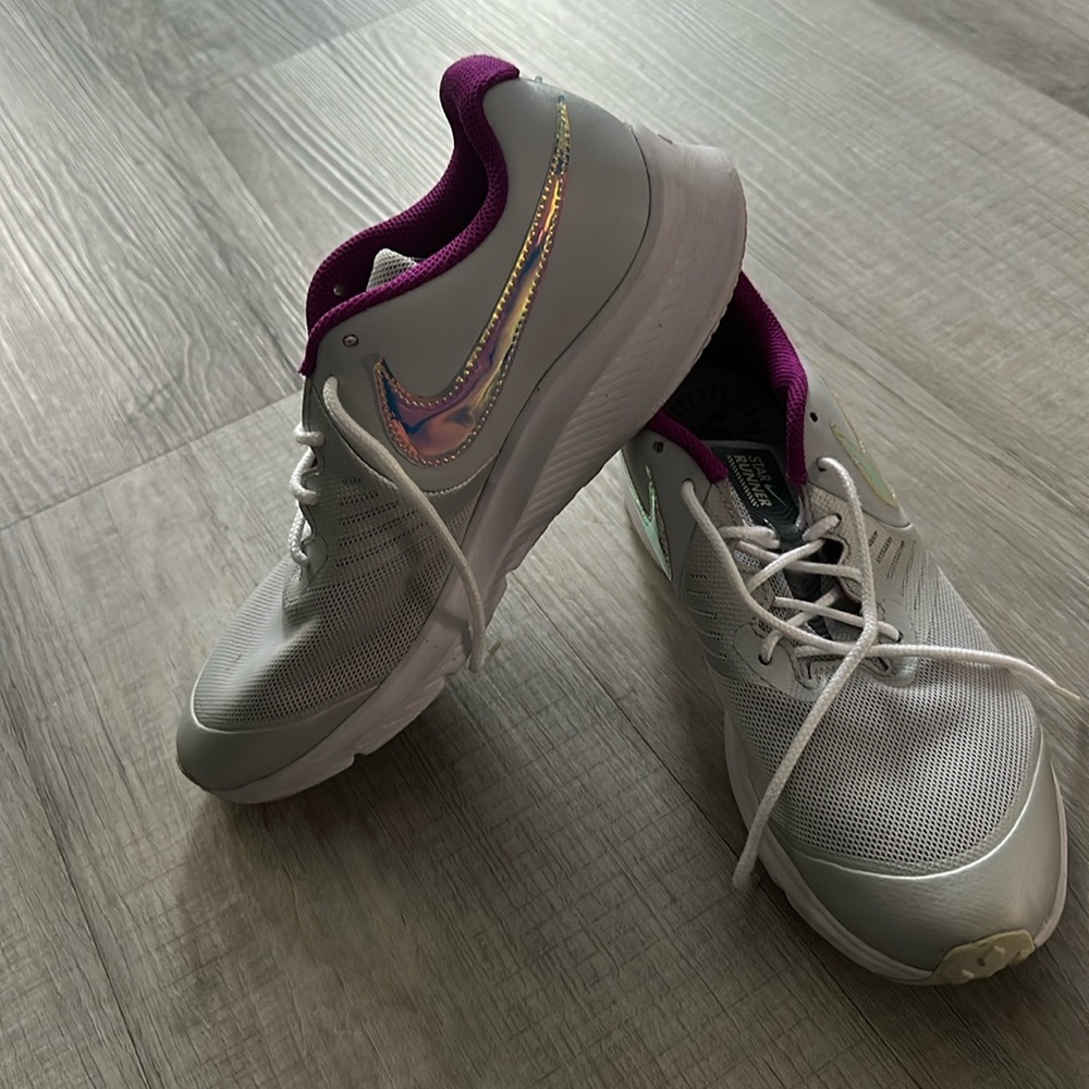 Silver girls Nike Star Runner